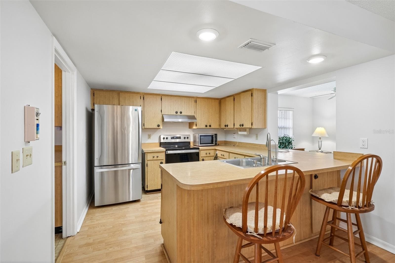 Condominium at 2017 HAMPSTEAD CIR, SUN CITY CENTER, photo 12 of 67