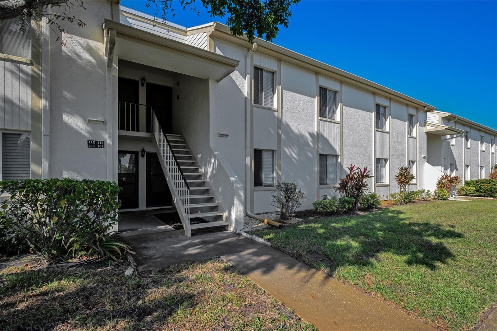 110 CYPRESS CT #3-82