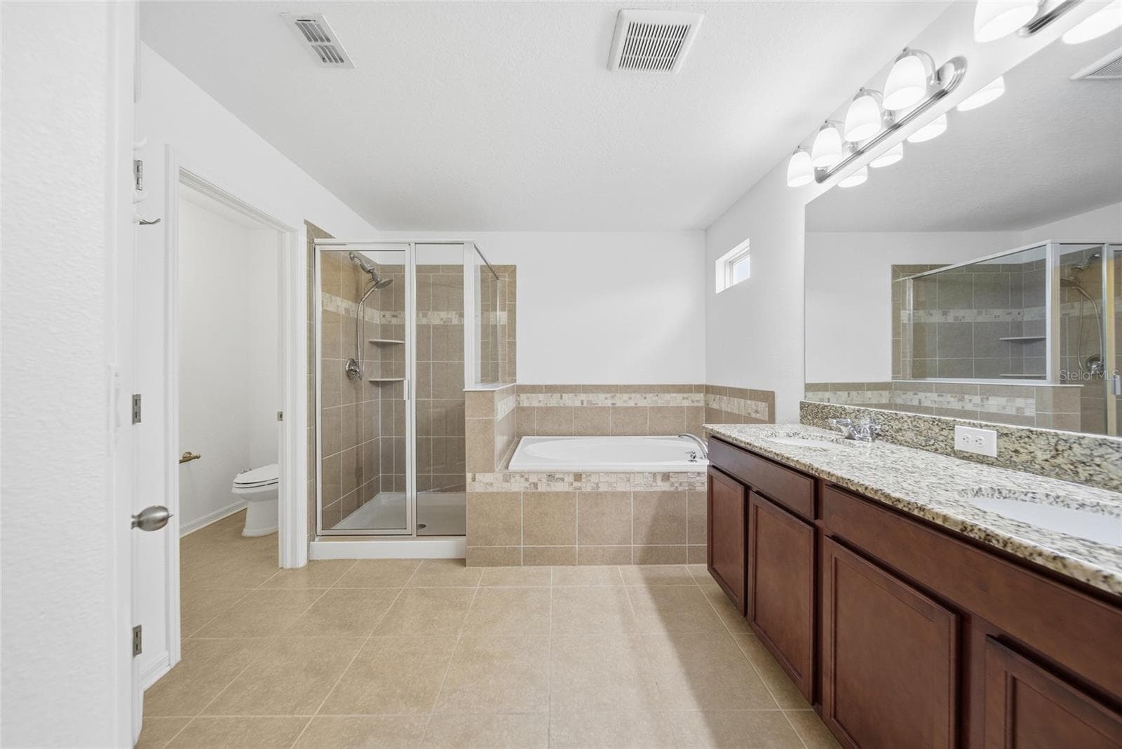 Single Family Residence at 30643 WALKER CUP PL, WESLEY CHAPEL, photo 14 of 47