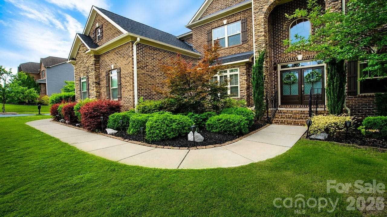 Inviting Landscaping - 16032 Loch Raven Road, Huntersville