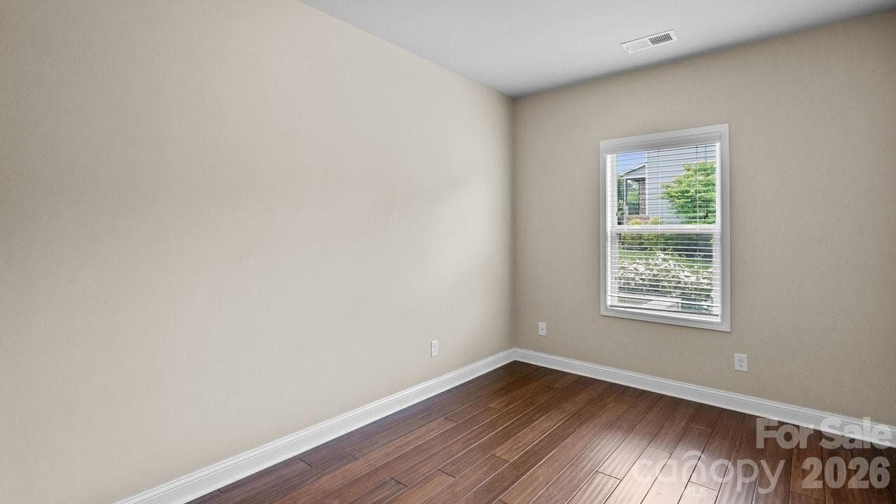 Large Sitting Area Off Garage - 16032 Loch Raven Road, Huntersville