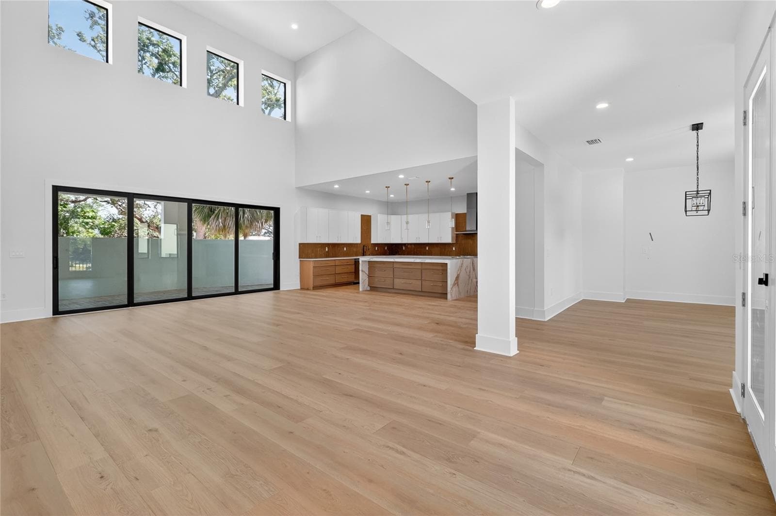 Single Family Residence at 4706 W SAN CARLOS ST, TAMPA, photo 12 of 98