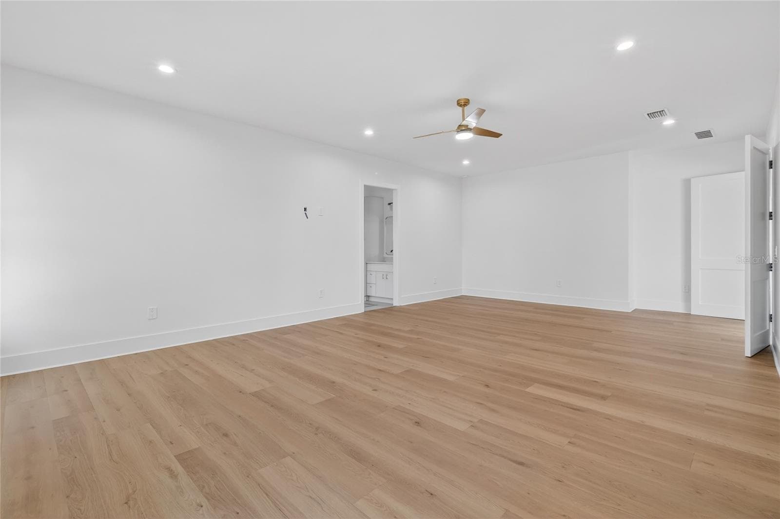 Single Family Residence at 4706 W SAN CARLOS ST, TAMPA, photo 62 of 98