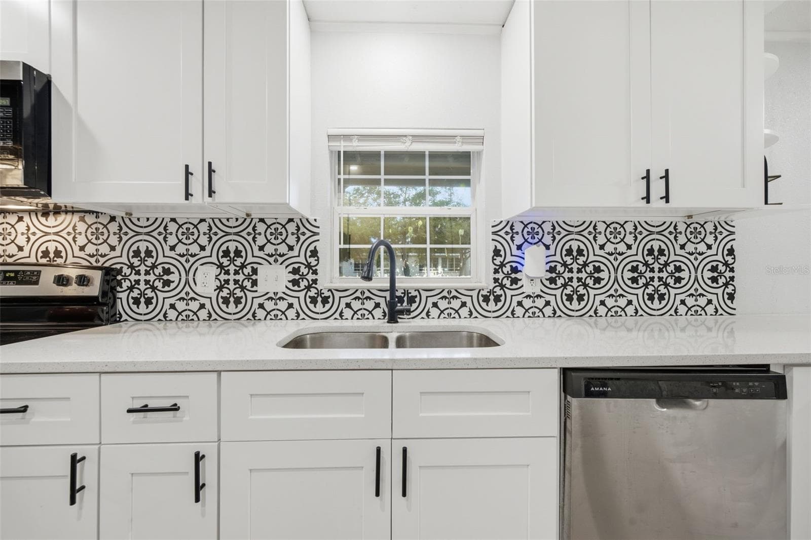 Single Family Residence at 5203 N MENDENHALL DR, TAMPA, photo 10 of 42