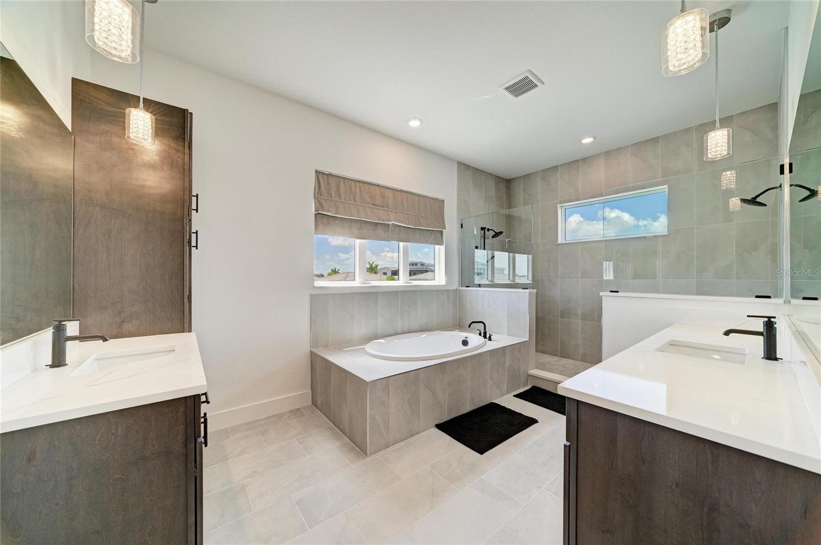 Primary Ensuite Bath - 5935 CAT CLAW LN, BRADENTON