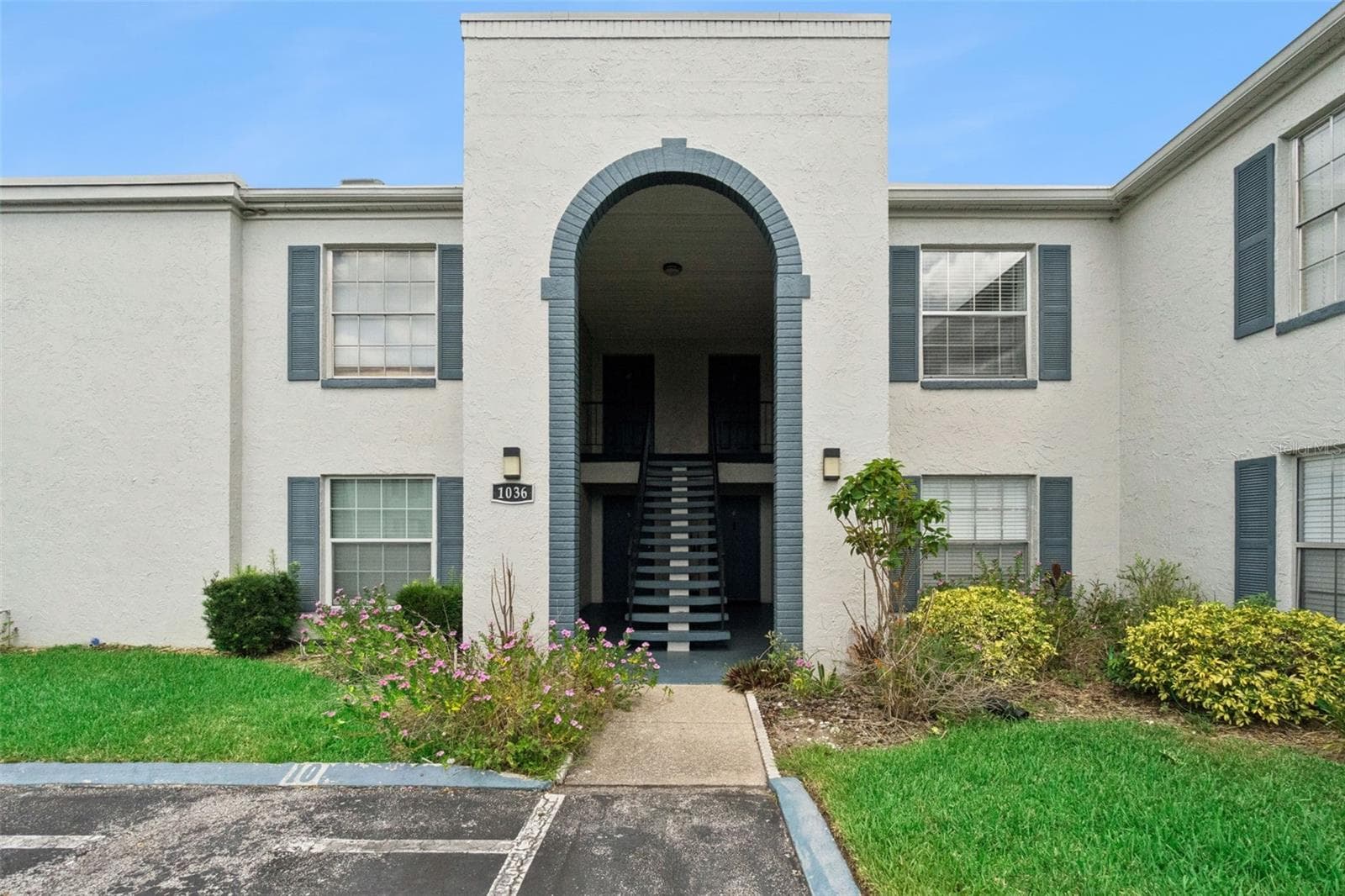 1036 PLANTATION DR #D8