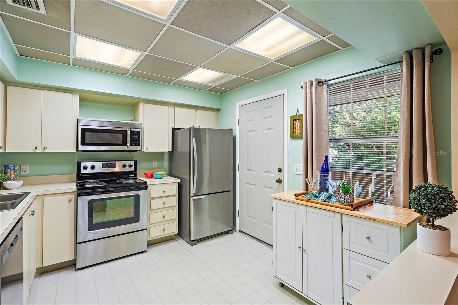 Stainless Steel Appliances - 504 CORDOVA GRN, SEMINOLE