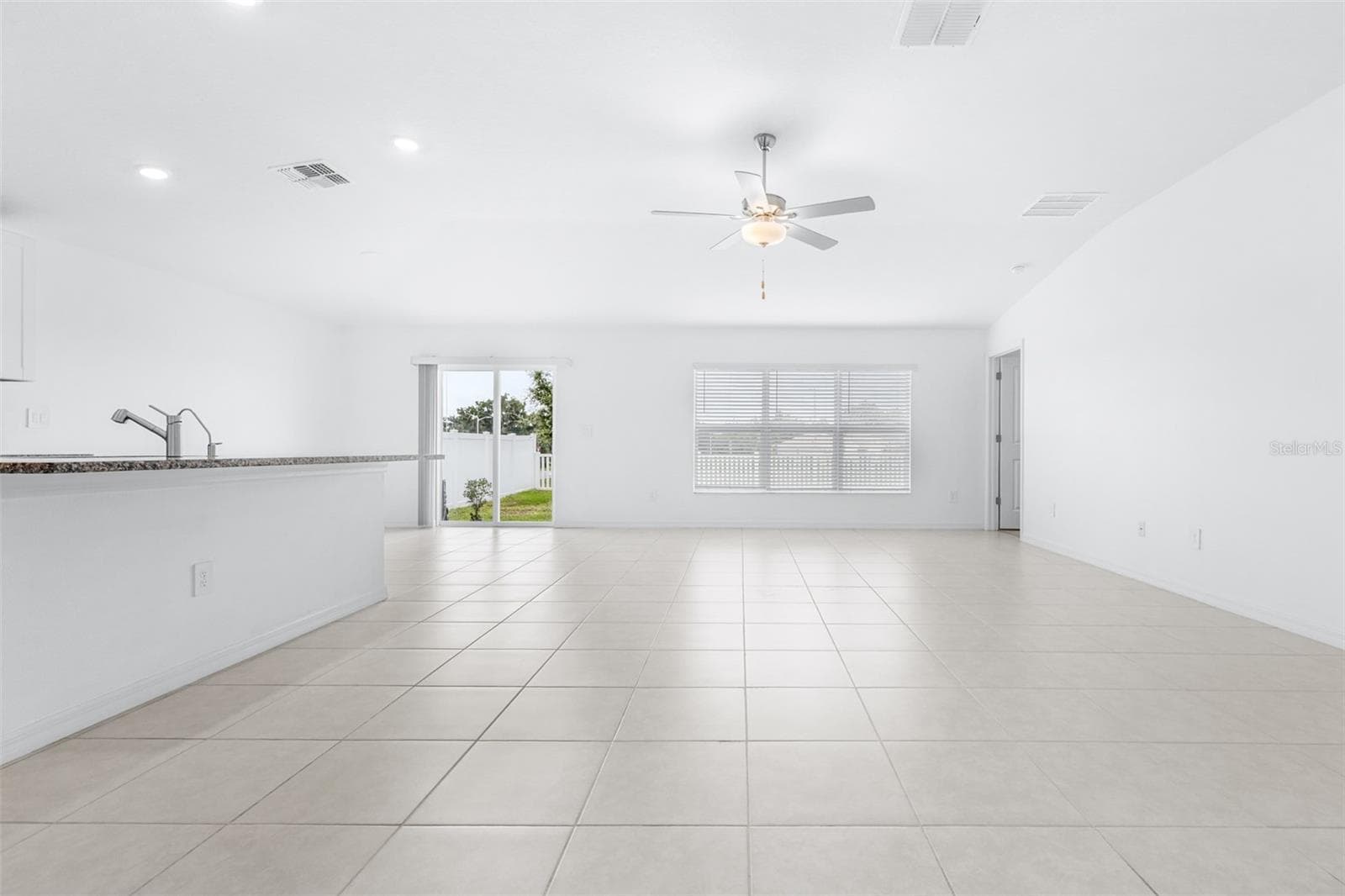 Single Family Residence at 4312 FABULOUS FINCH LN, BARTOW, photo 7 of 65