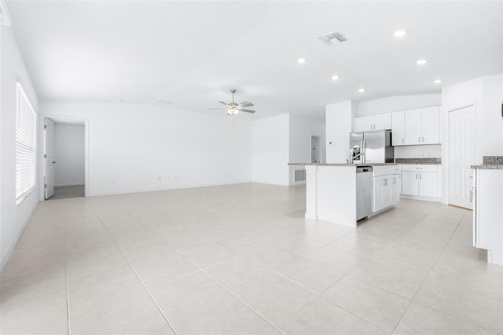 Single Family Residence at 4312 FABULOUS FINCH LN, BARTOW, photo 11 of 65