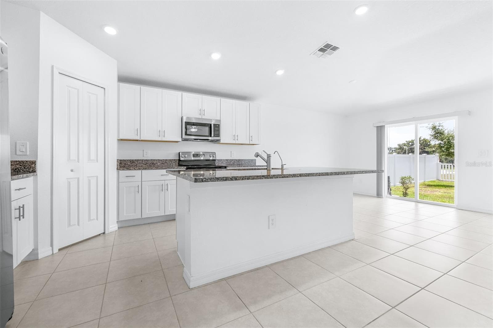Single Family Residence at 4312 FABULOUS FINCH LN, BARTOW, photo 17 of 65