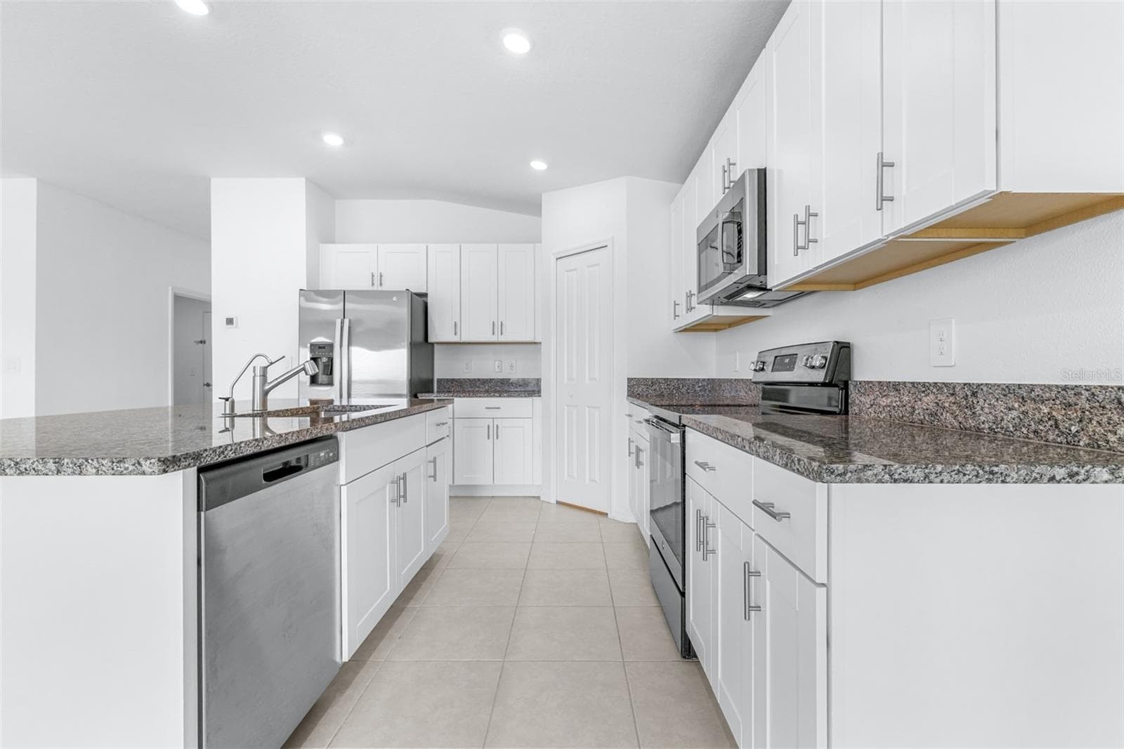 Single Family Residence at 4312 FABULOUS FINCH LN, BARTOW, photo 18 of 65