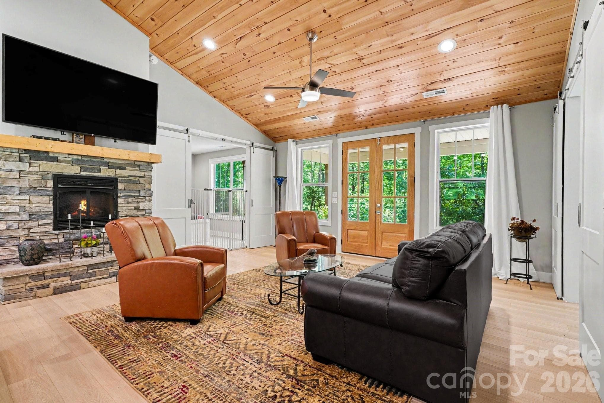 Single Family Residence at 1241 Hayes Road, Columbus, photo 6 of 31