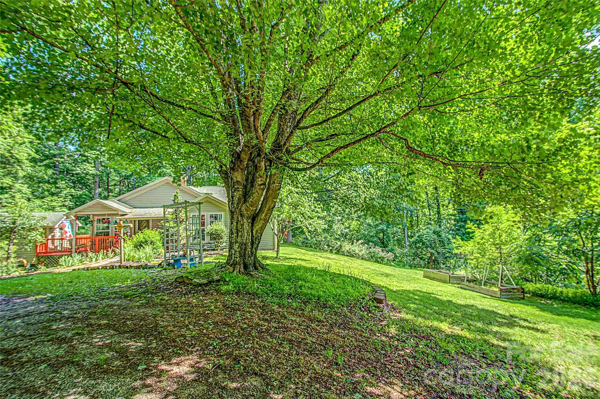 Single Family Residence at Hendersonville, photo 2 of 48
