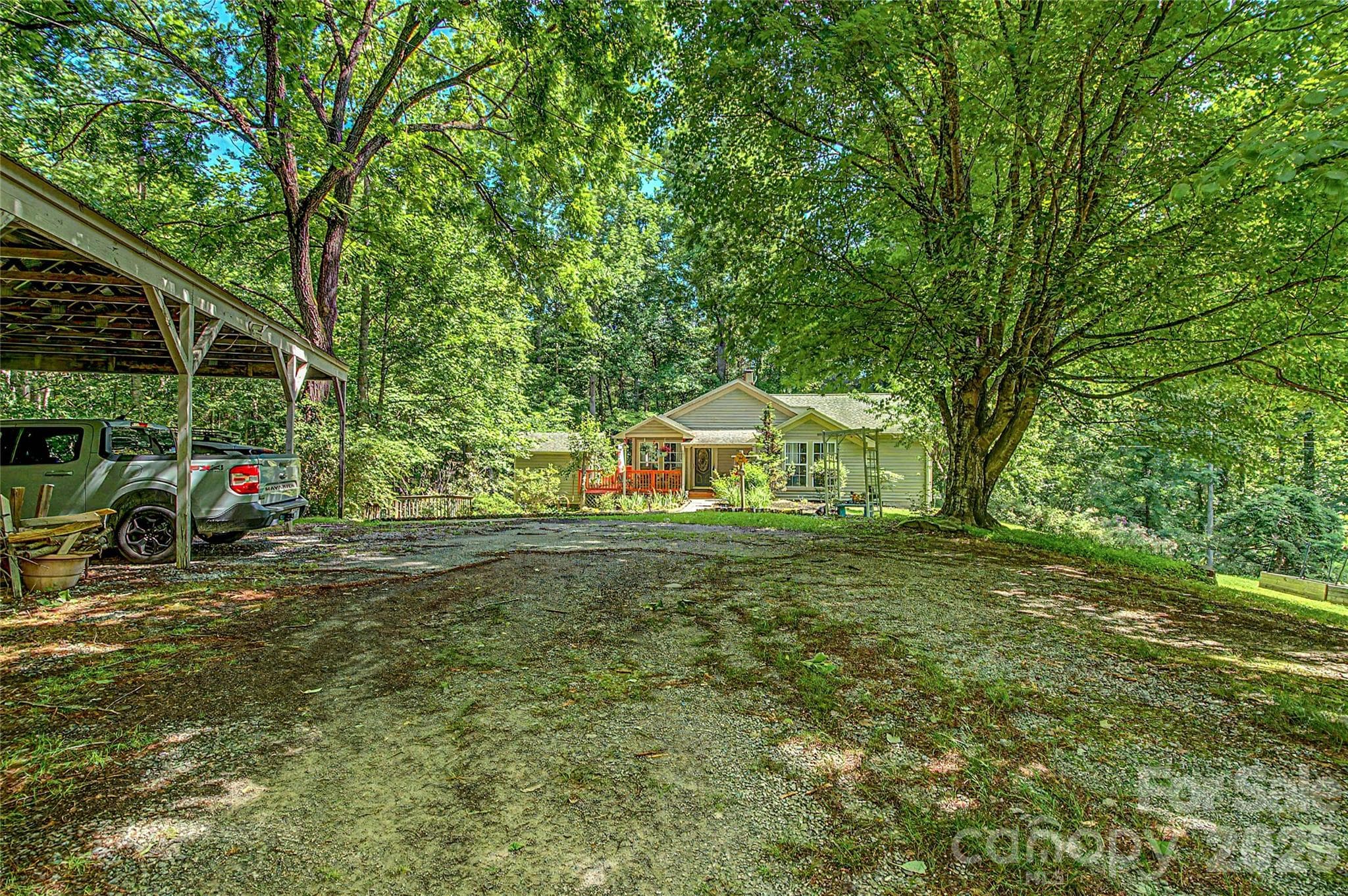 Single Family Residence at Hendersonville, photo 3 of 48
