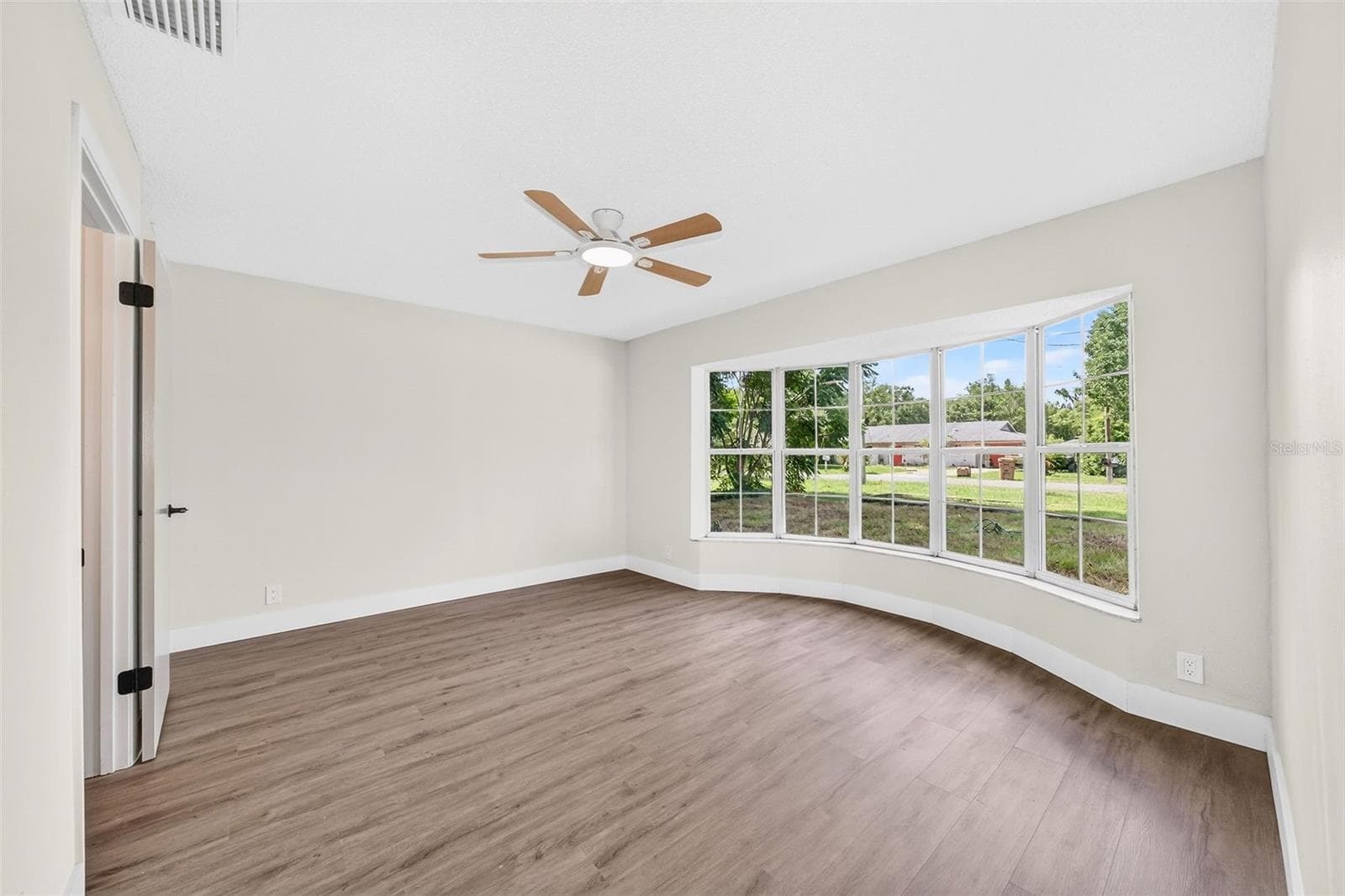 Single Family Residence at 17901 PALM ST, UMATILLA, photo 10 of 16