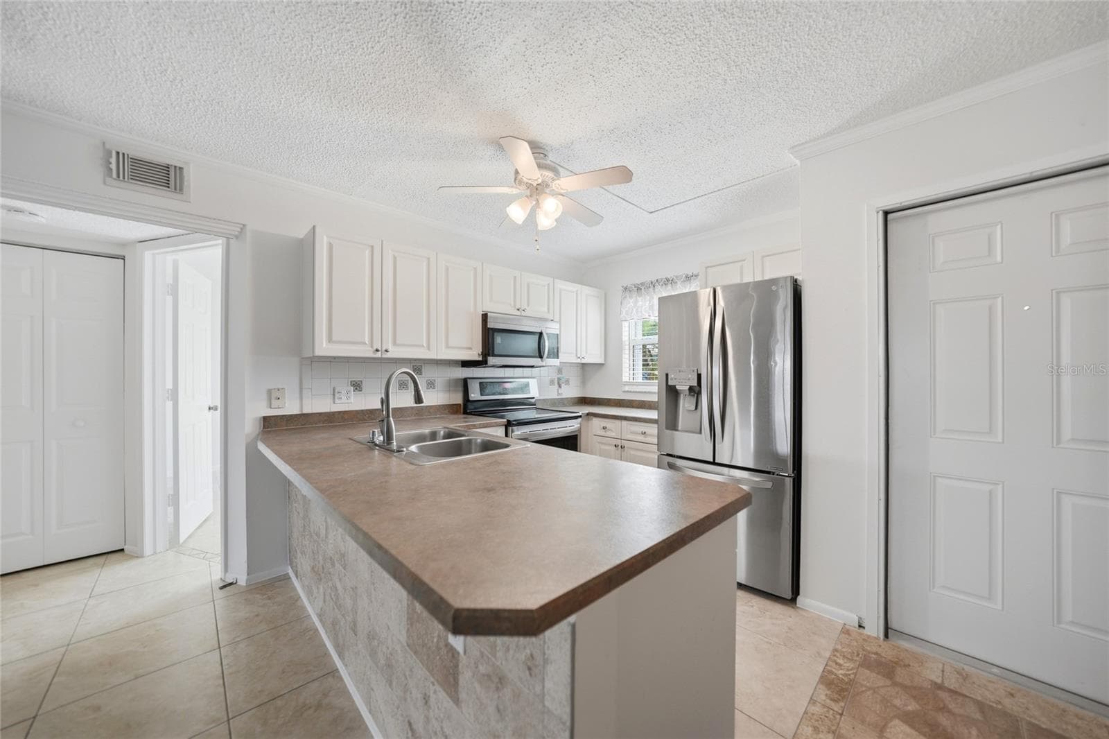 Condominium at 26485 RAMPART BLVD #D4, PUNTA GORDA, photo 6 of 43