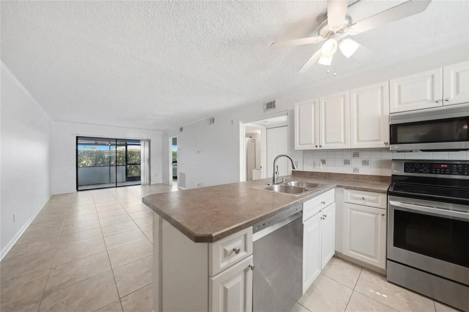 Condominium at 26485 RAMPART BLVD #D4, PUNTA GORDA, photo 9 of 43