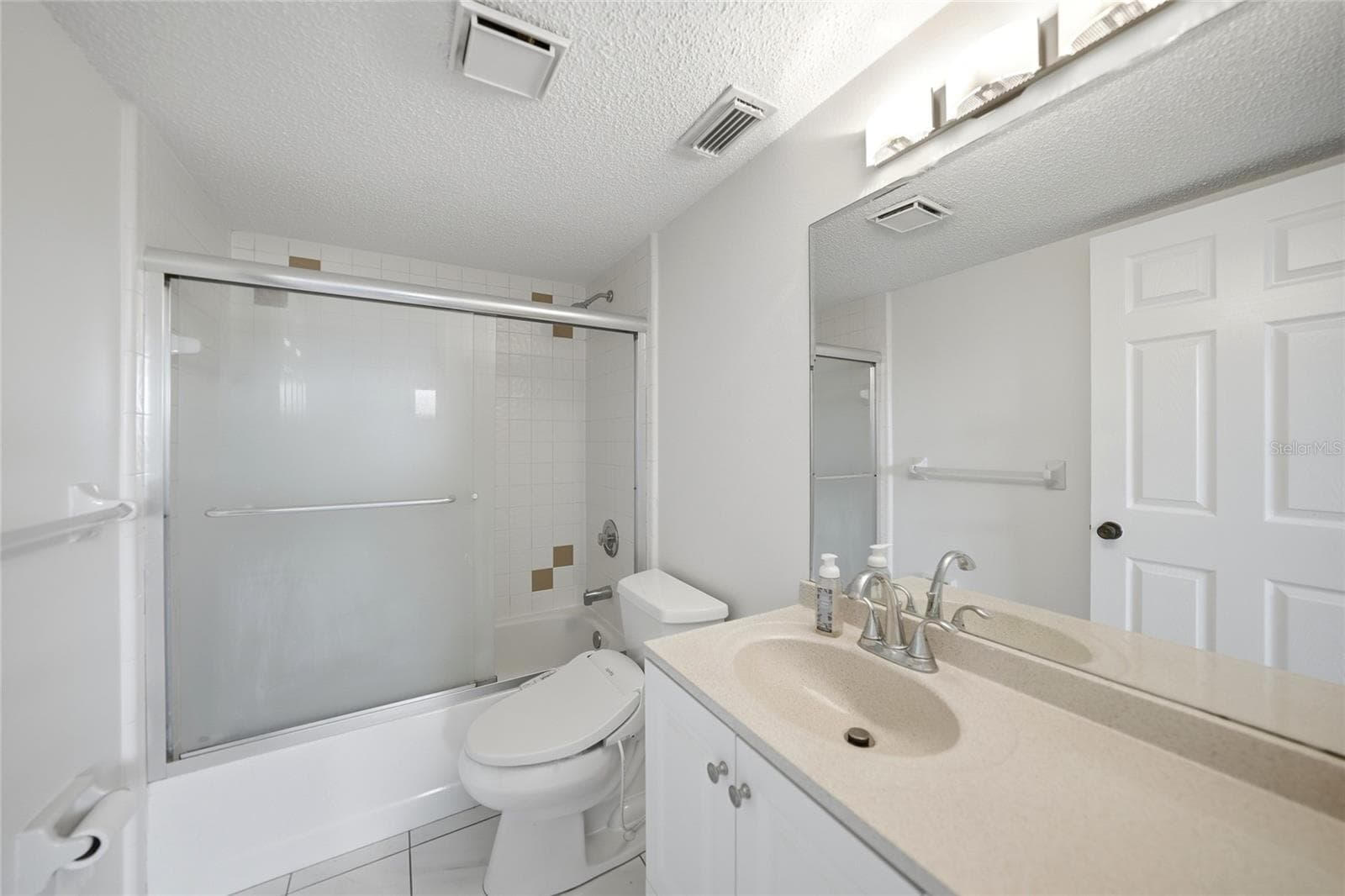 Condominium at 26485 RAMPART BLVD #D4, PUNTA GORDA, photo 24 of 43
