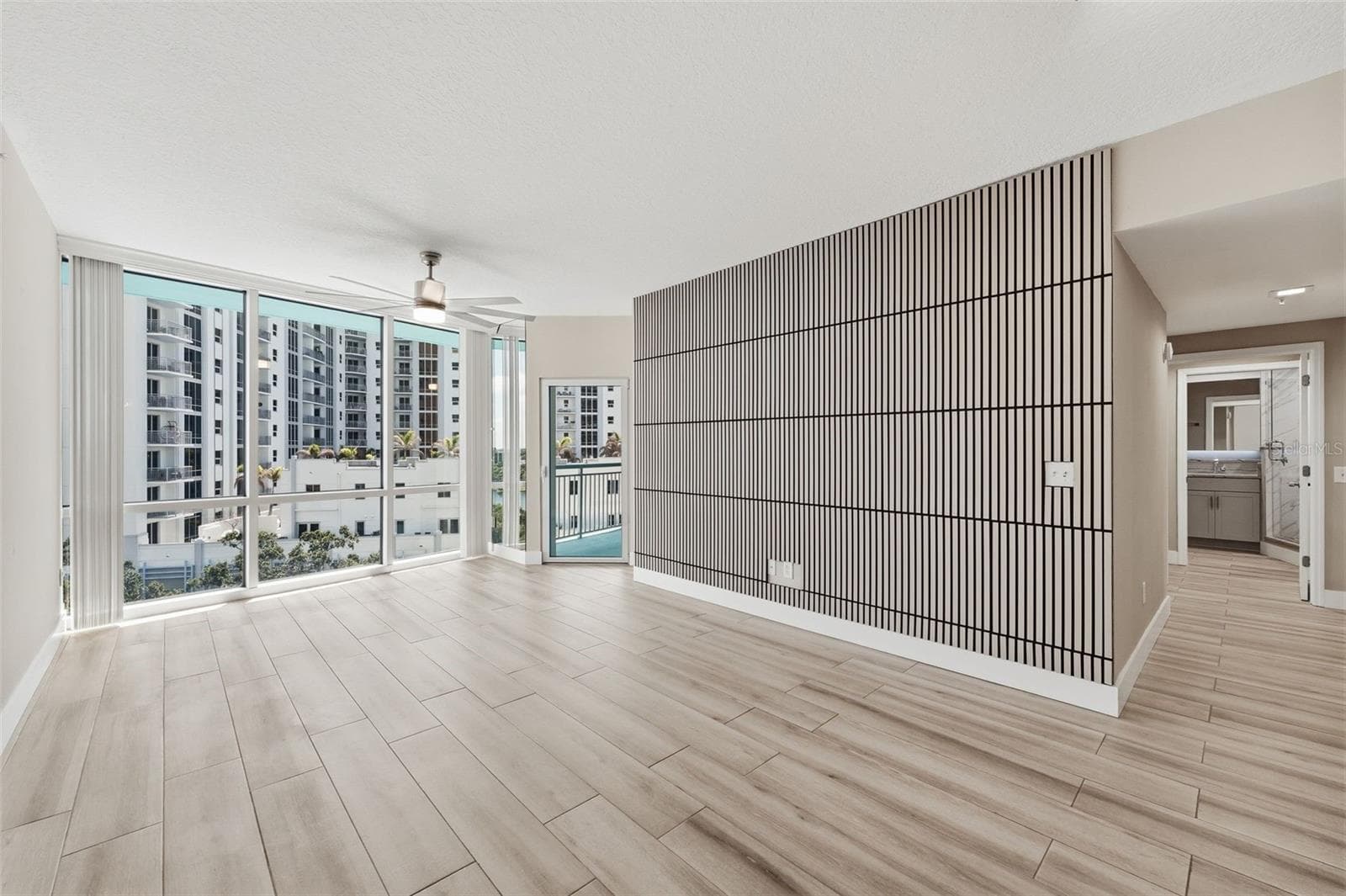 Condominium at 322 E CENTRAL BLVD #912, ORLANDO, photo 11 of 41