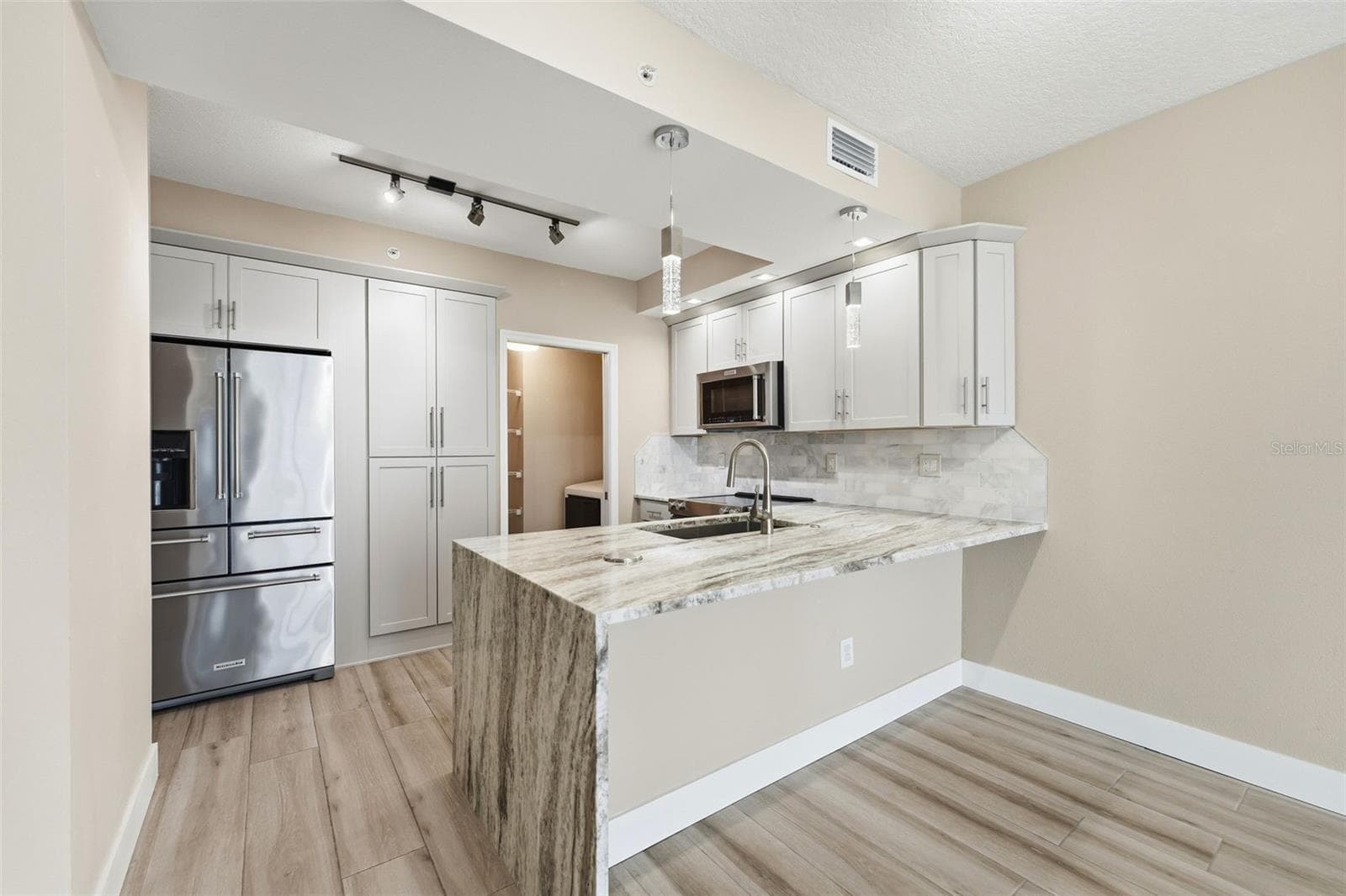 Condominium at 322 E CENTRAL BLVD #912, ORLANDO, photo 12 of 41