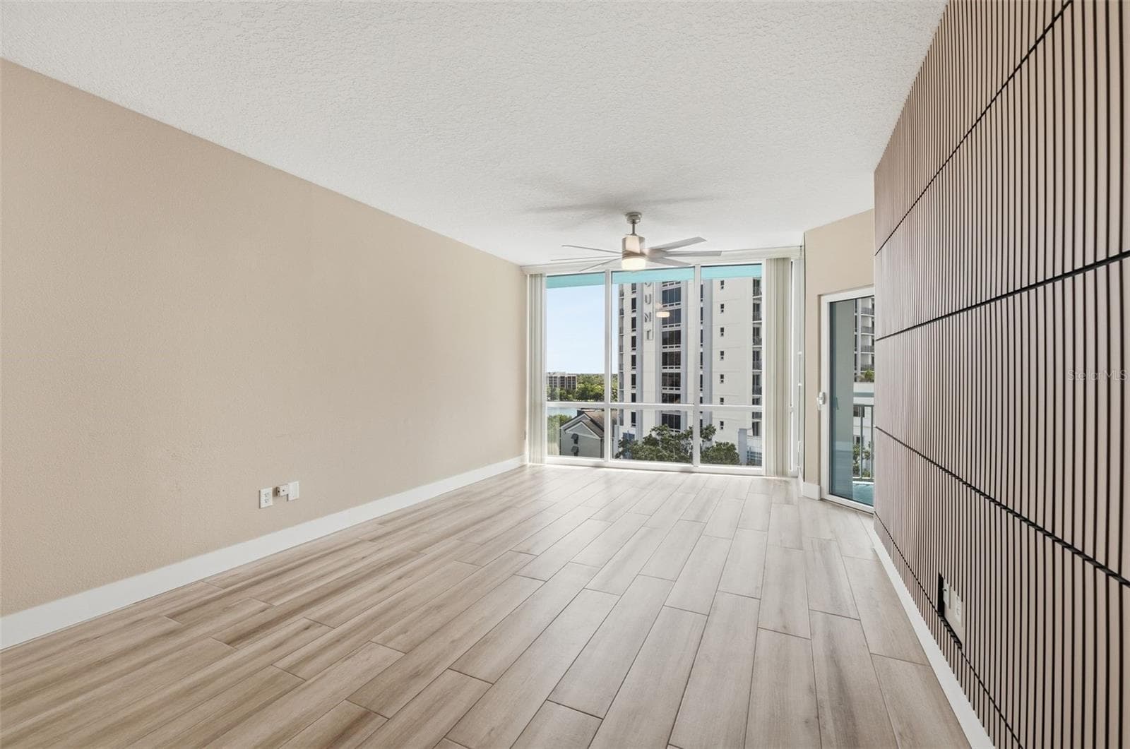 Condominium at 322 E CENTRAL BLVD #912, ORLANDO, photo 14 of 41