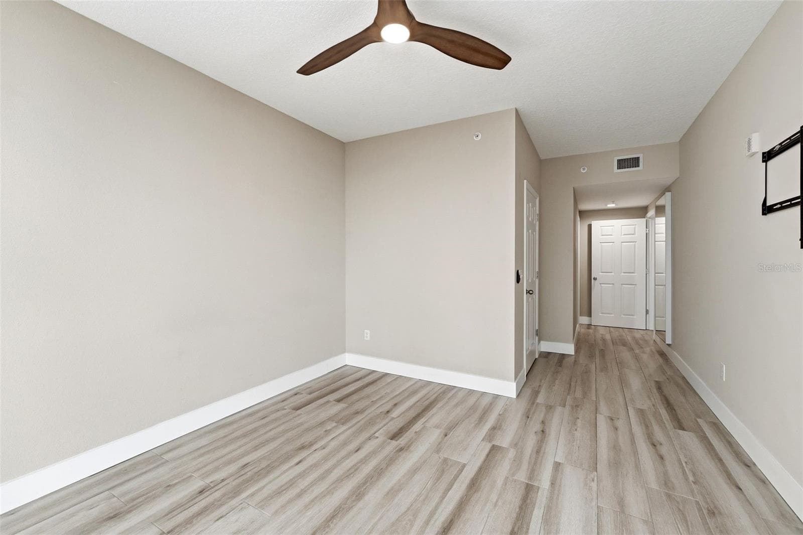 Condominium at 322 E CENTRAL BLVD #912, ORLANDO, photo 23 of 41