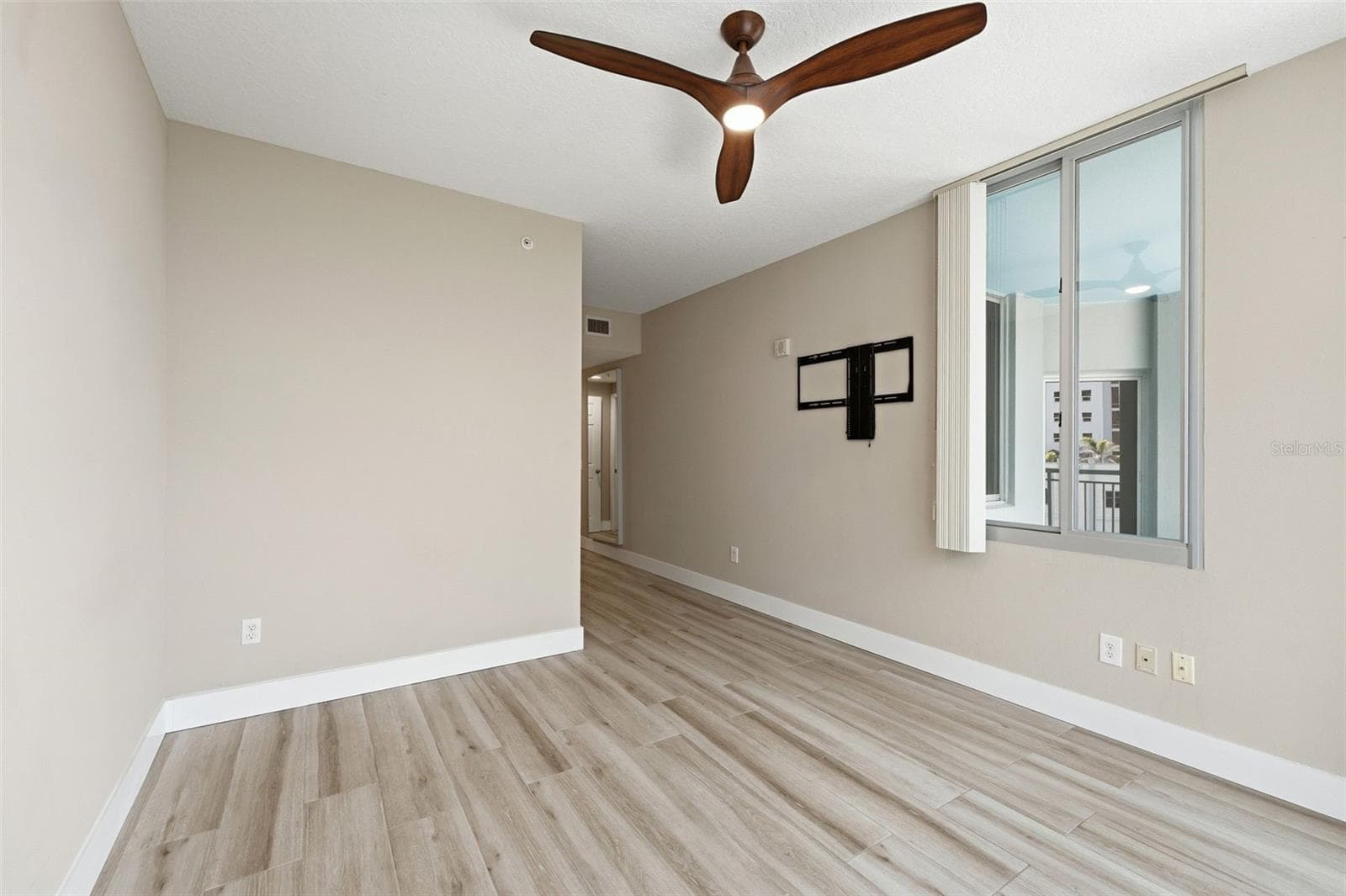 Condominium at 322 E CENTRAL BLVD #912, ORLANDO, photo 24 of 41
