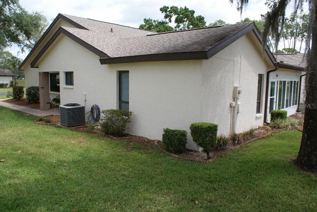 Single Family Residence at 7445 CRESTWOOD DR, WEEKI WACHEE, photo 3 of 44