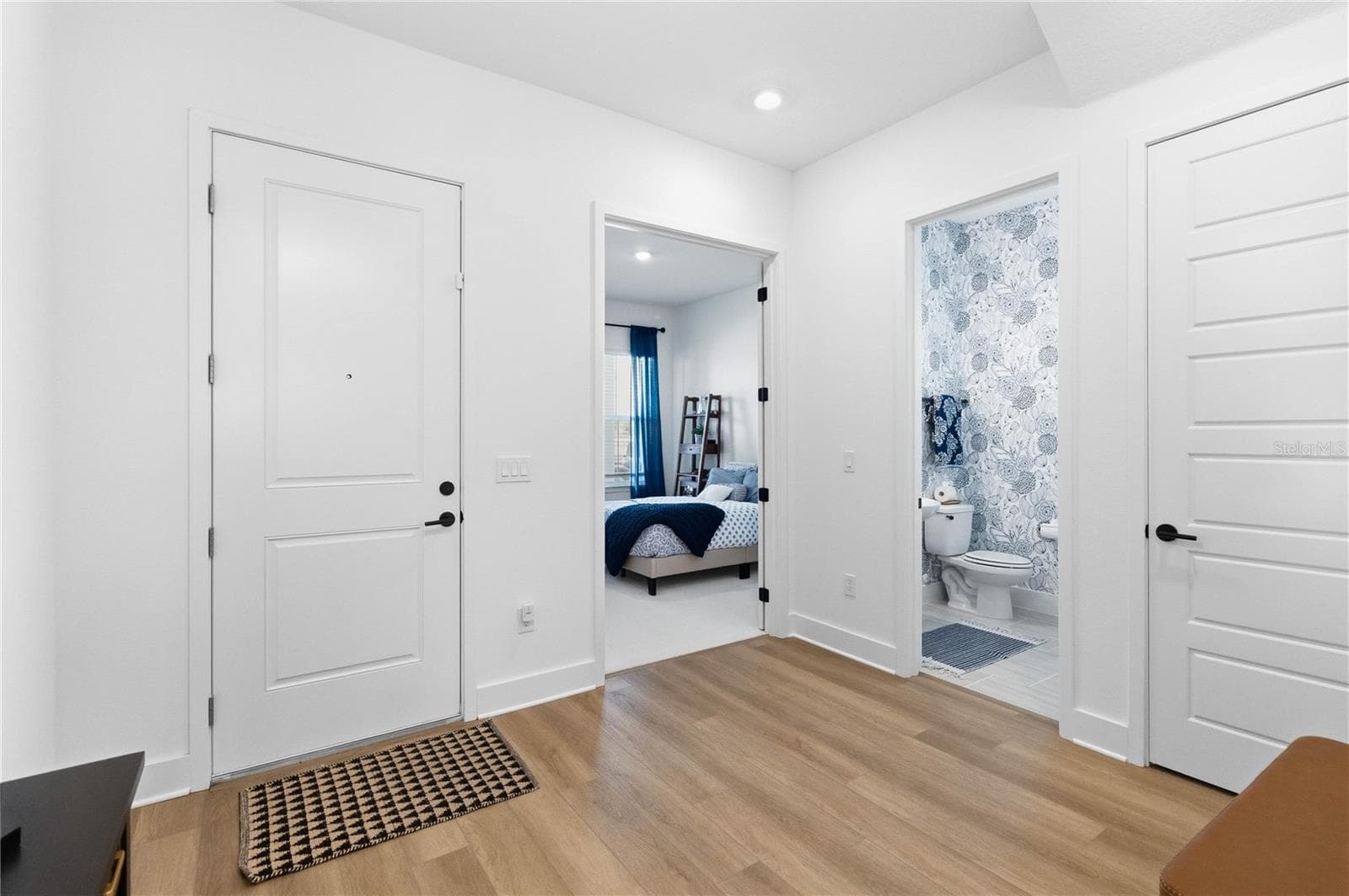 Single Family Residence at 13092 SUNRISE HARVEST DR, WINTER GARDEN, photo 5 of 44