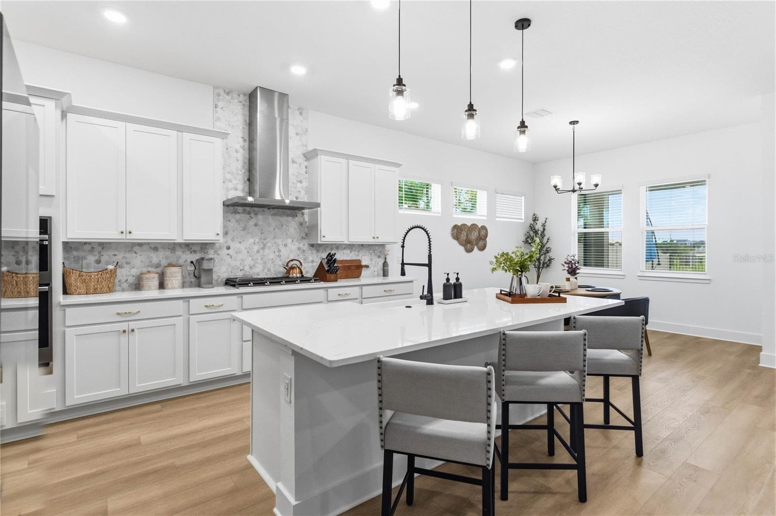 Single Family Residence at 13092 SUNRISE HARVEST DR, WINTER GARDEN, photo 6 of 44