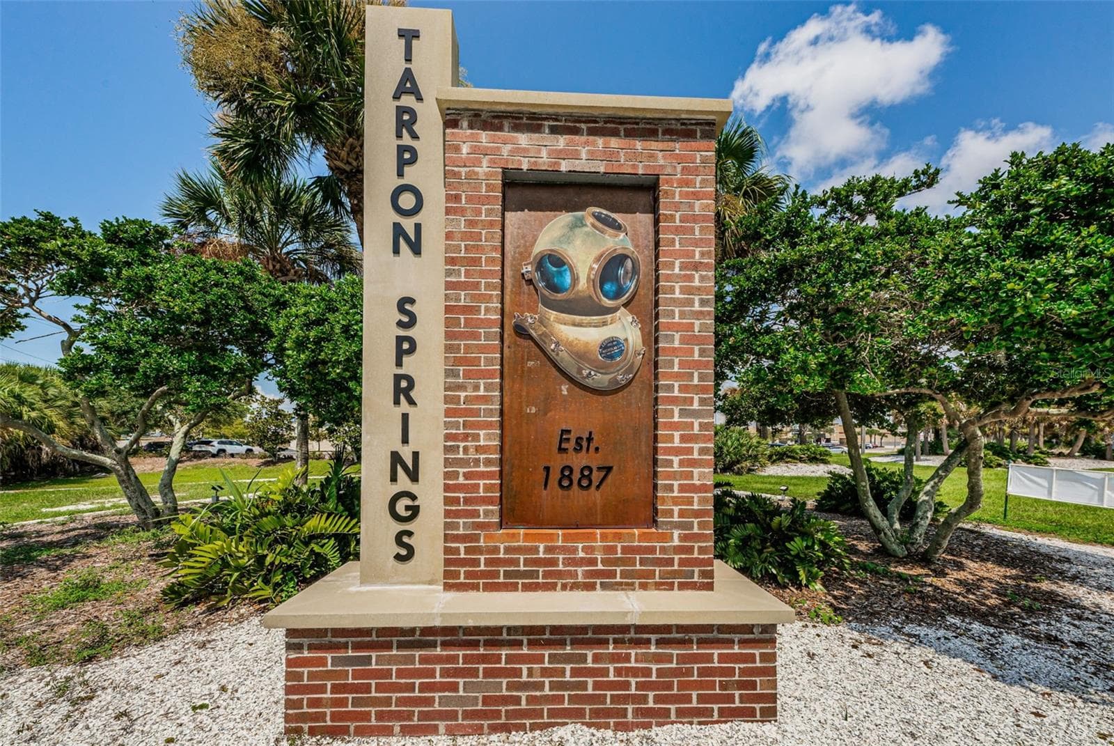 Single Family Residence at 158 E SPRUCE ST, TARPON SPRINGS, photo 69 of 86