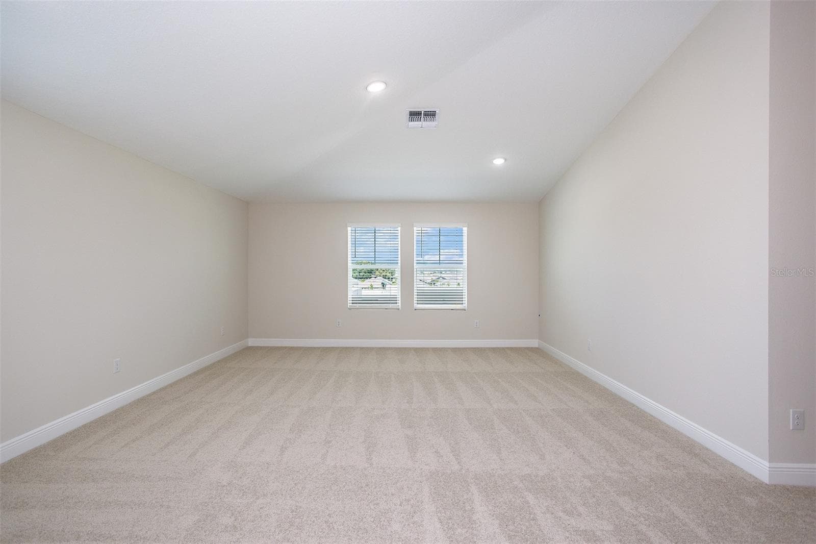 Single Family Residence at 9936 ANNUNCIATION DR, WESLEY CHAPEL, photo 4 of 27
