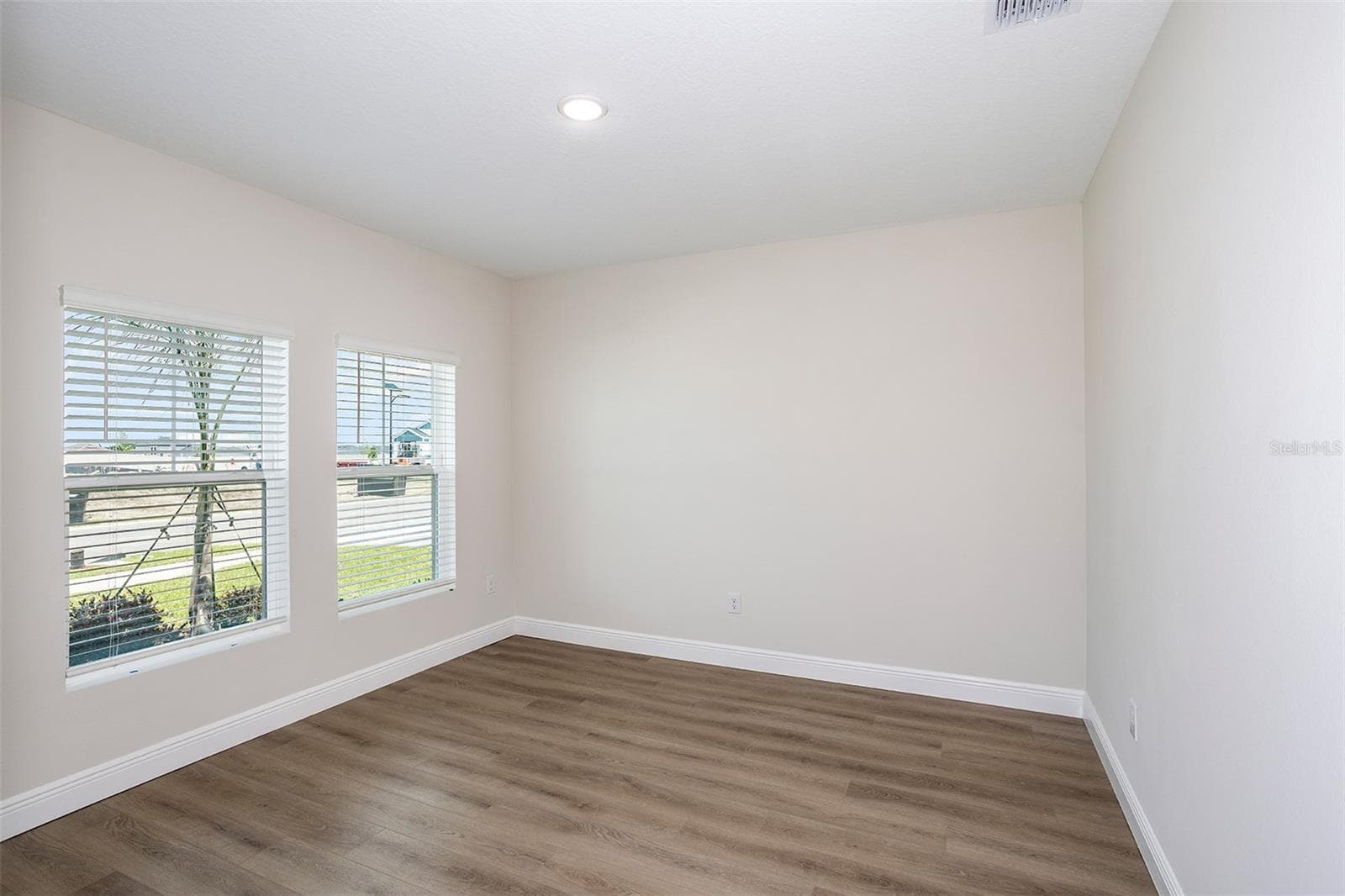 Single Family Residence at 9936 ANNUNCIATION DR, WESLEY CHAPEL, photo 22 of 27