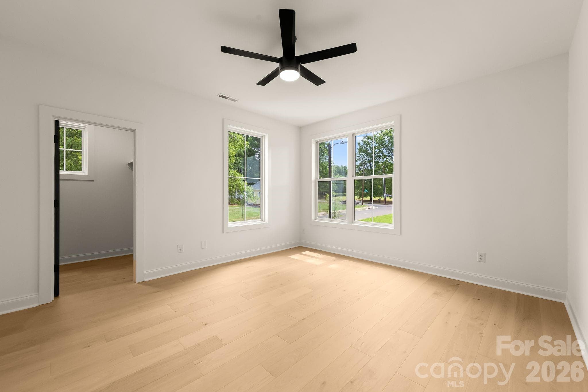 Single Family Residence at 3031 Mathis Drive, Charlotte, photo 16 of 42