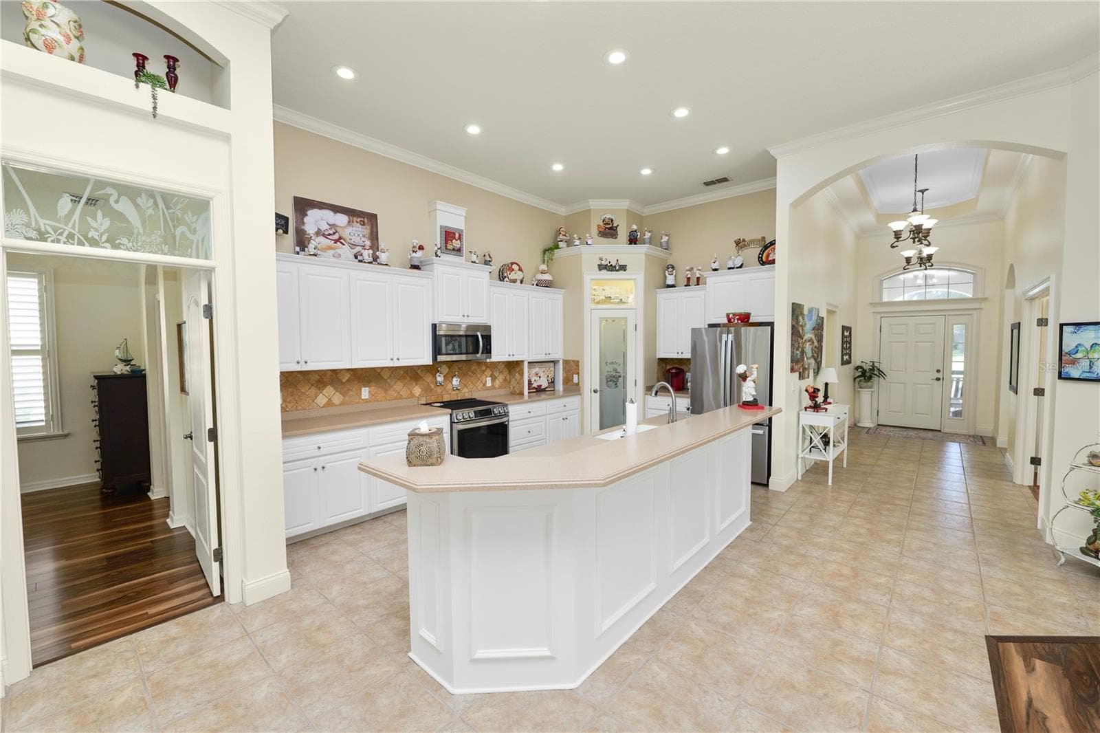 Single Family Residence at 2356 LAKE JAMES WAY, LAKELAND, photo 9 of 39