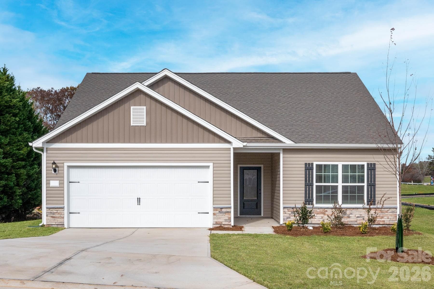 Single Family Residence at 421 Robindale Court, Winston Salem, photo 2 of 23