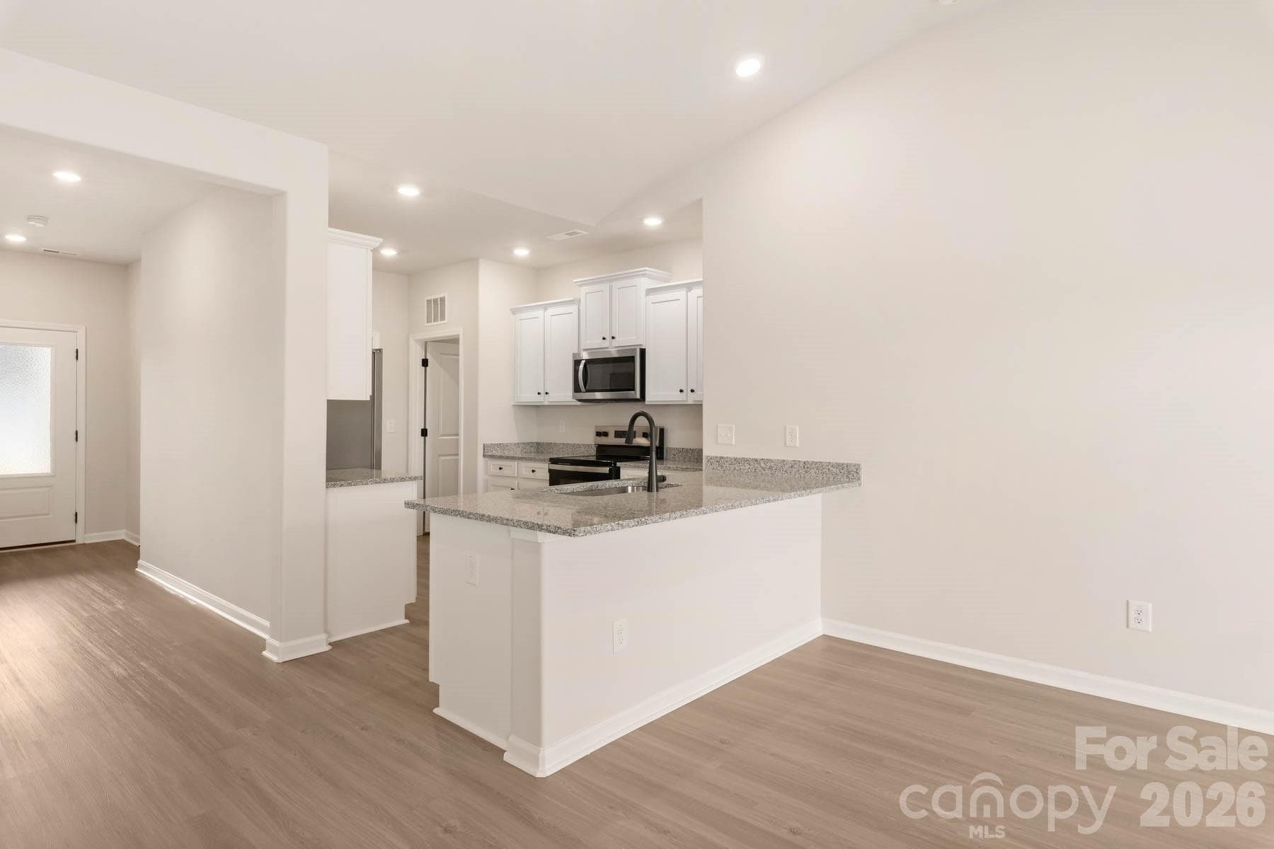 Single Family Residence at 421 Robindale Court, Winston Salem, photo 5 of 23