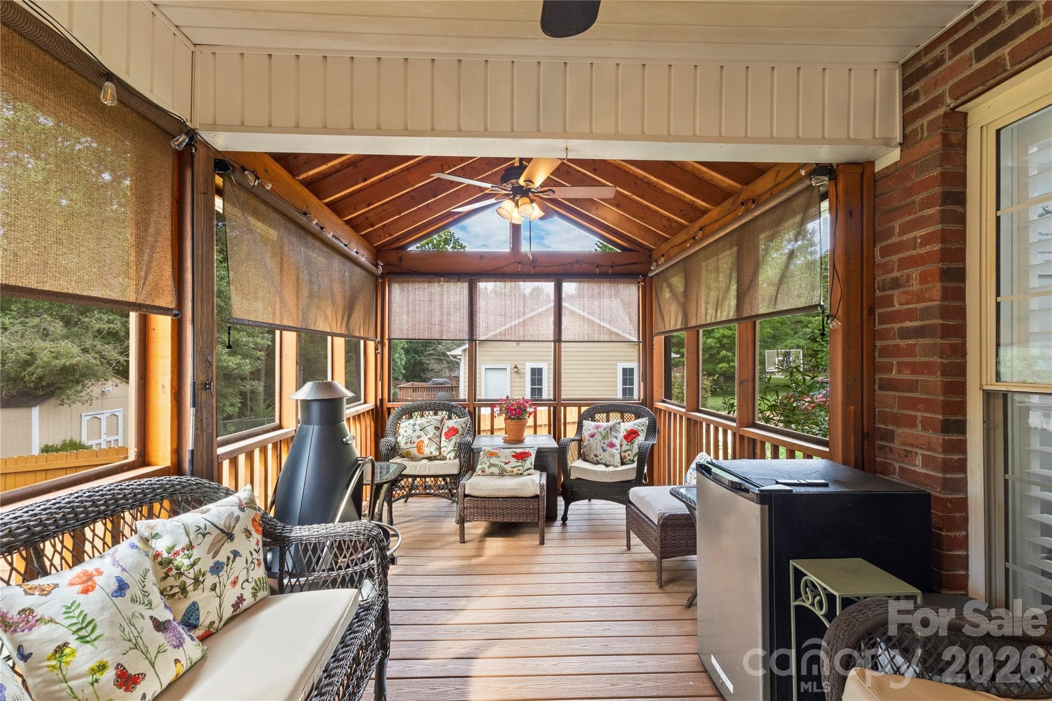 screened in porch - 7760 Wallace Lane, Denver