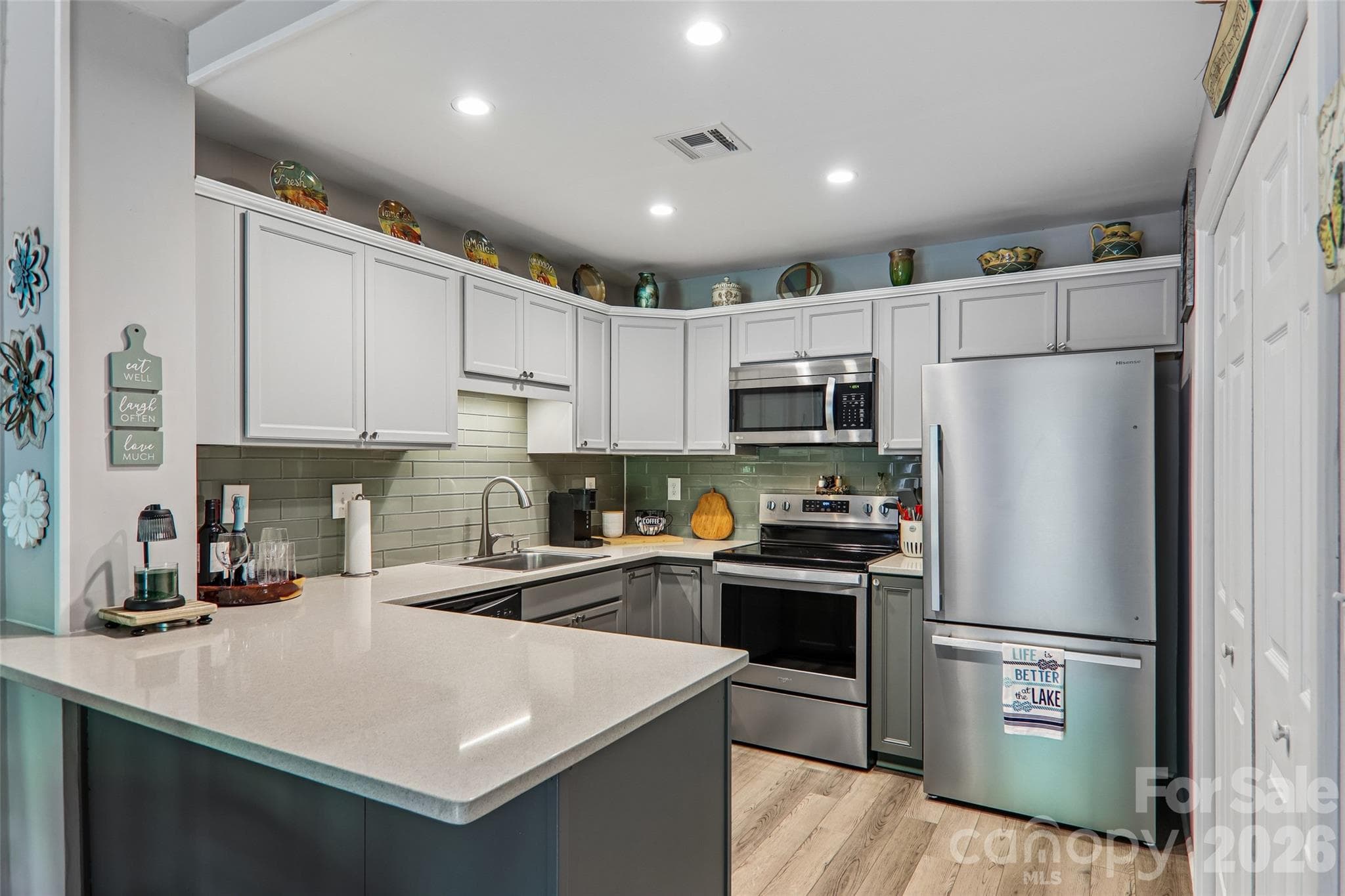 modern tile backsplash - 147 W Lake Drive S, Lake Lure