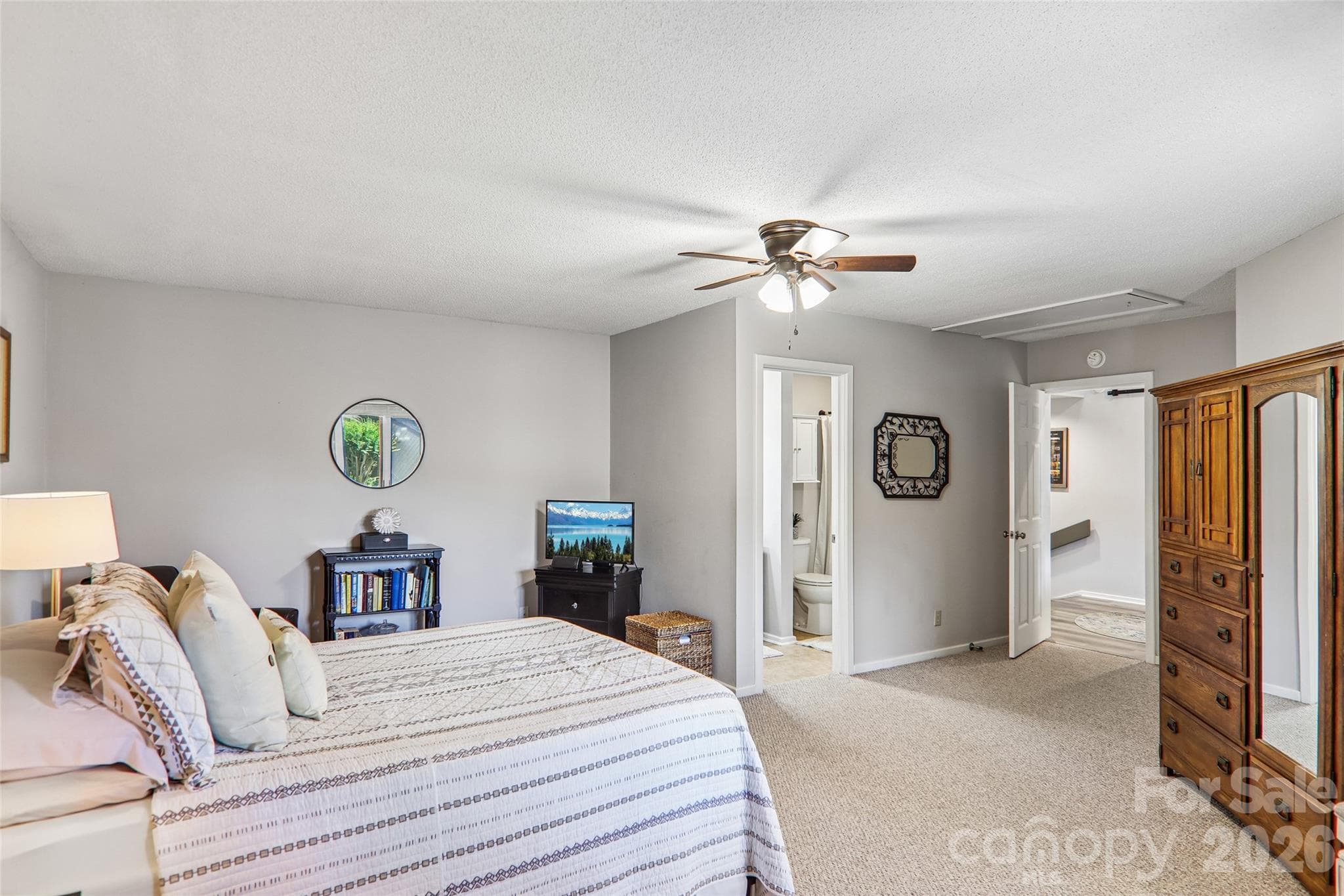large bedroom - 147 W Lake Drive S, Lake Lure
