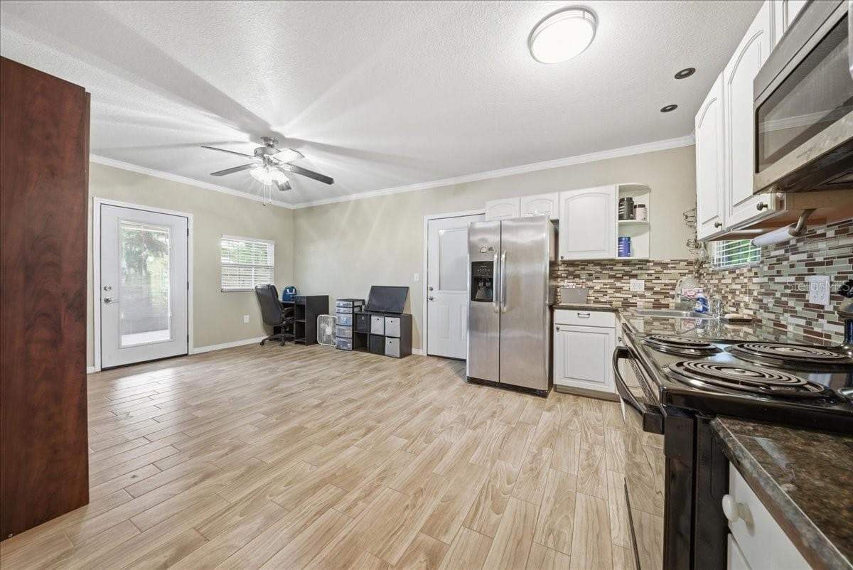 Second Unit - Kitchen & Living Room - 8095 ROSE AVE, ORLANDO