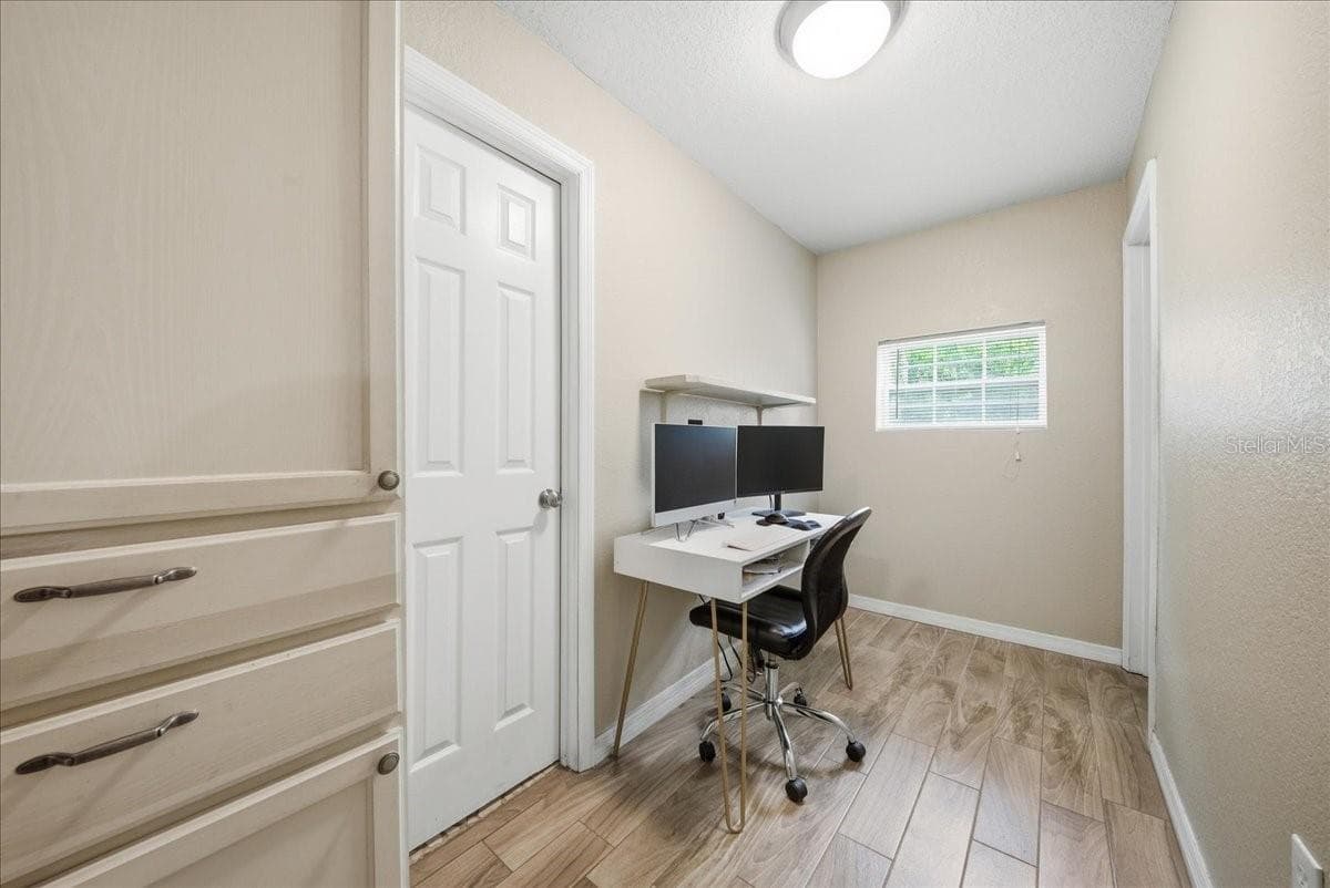 Second Unit - Hallway - 8095 ROSE AVE, ORLANDO