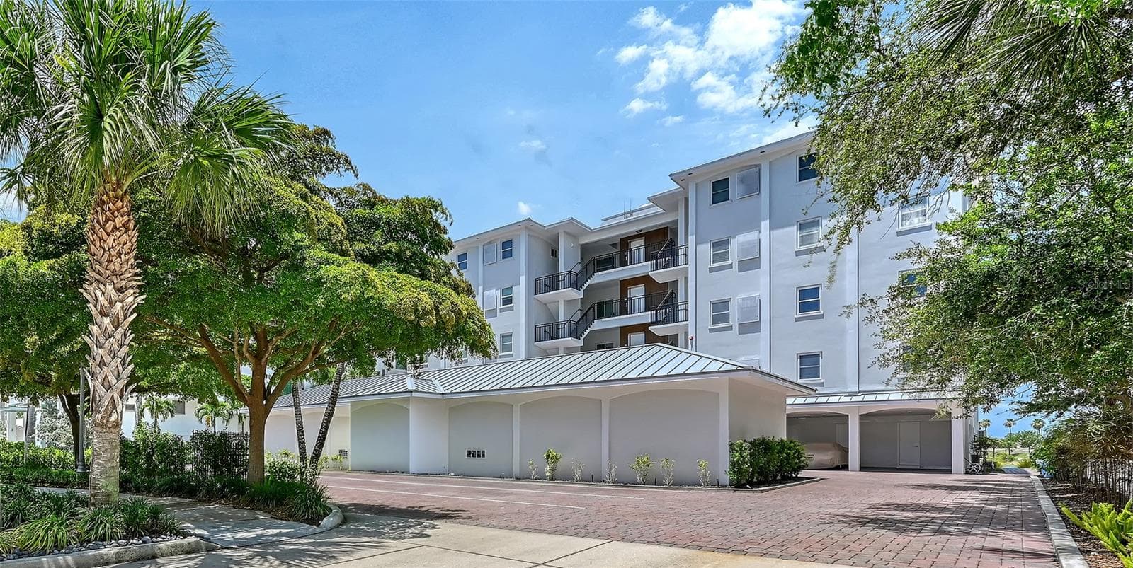 Condominium at 174 GOLDEN GATE POINT #22, SARASOTA, photo 41 of 58