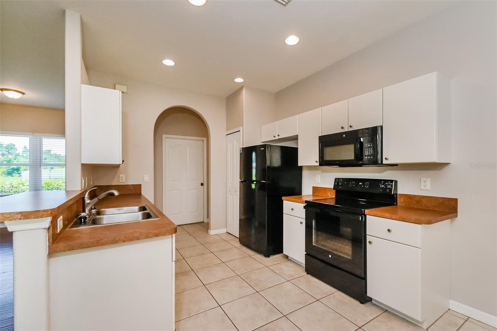 Single Family Residence at 4141 MERMELL CIR, NORTH PORT, photo 6 of 15
