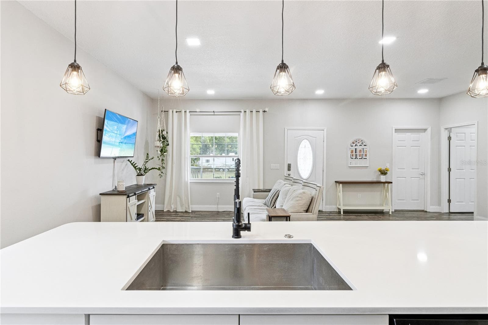 Single Family Residence at 945 GORDON AVE, BARTOW, photo 15 of 37