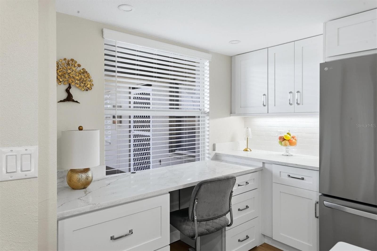 Kitchen desk - 9320 CLUBSIDE CIR #2209, SARASOTA