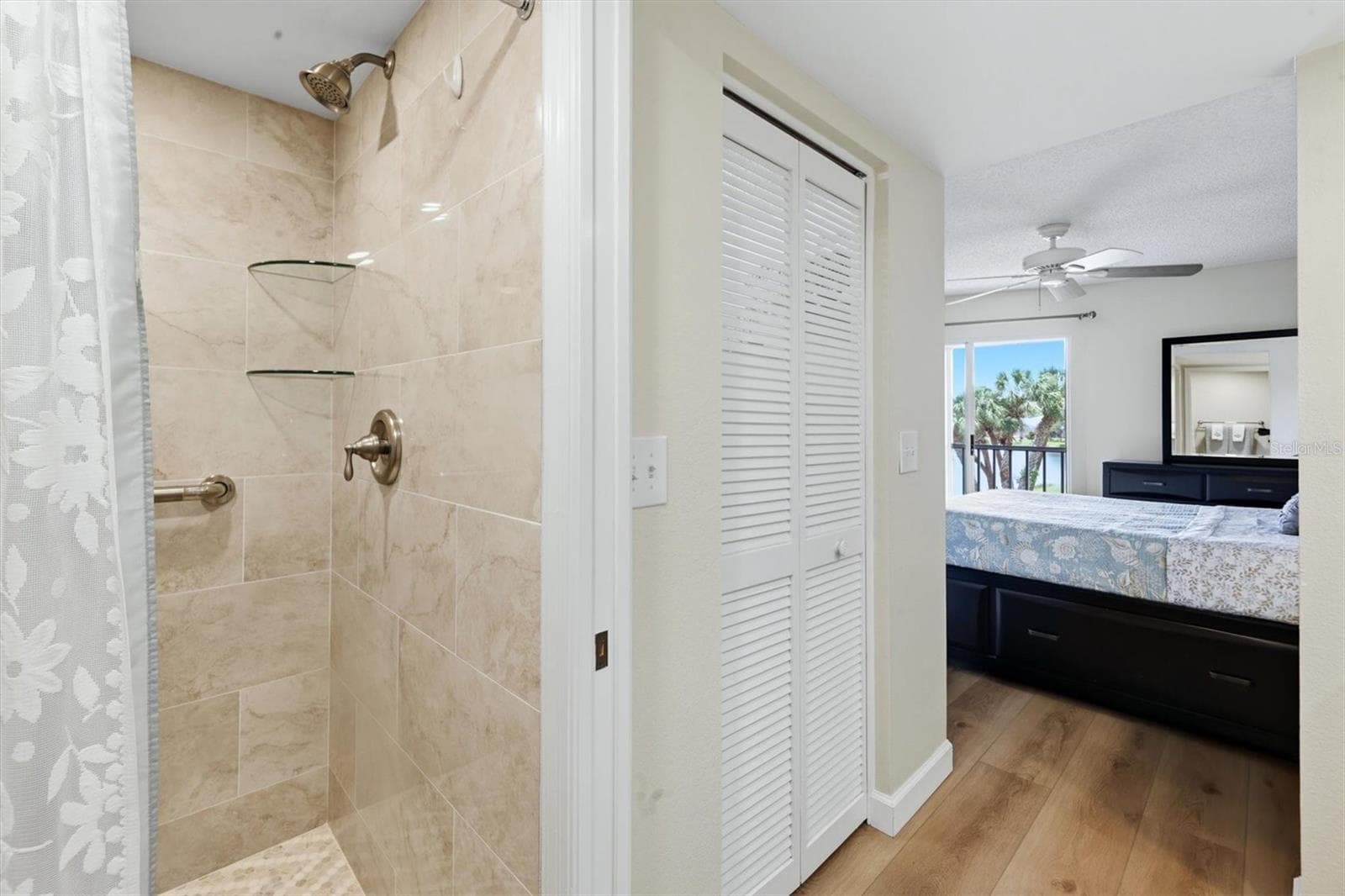 Primary shower - 9320 CLUBSIDE CIR #2209, SARASOTA