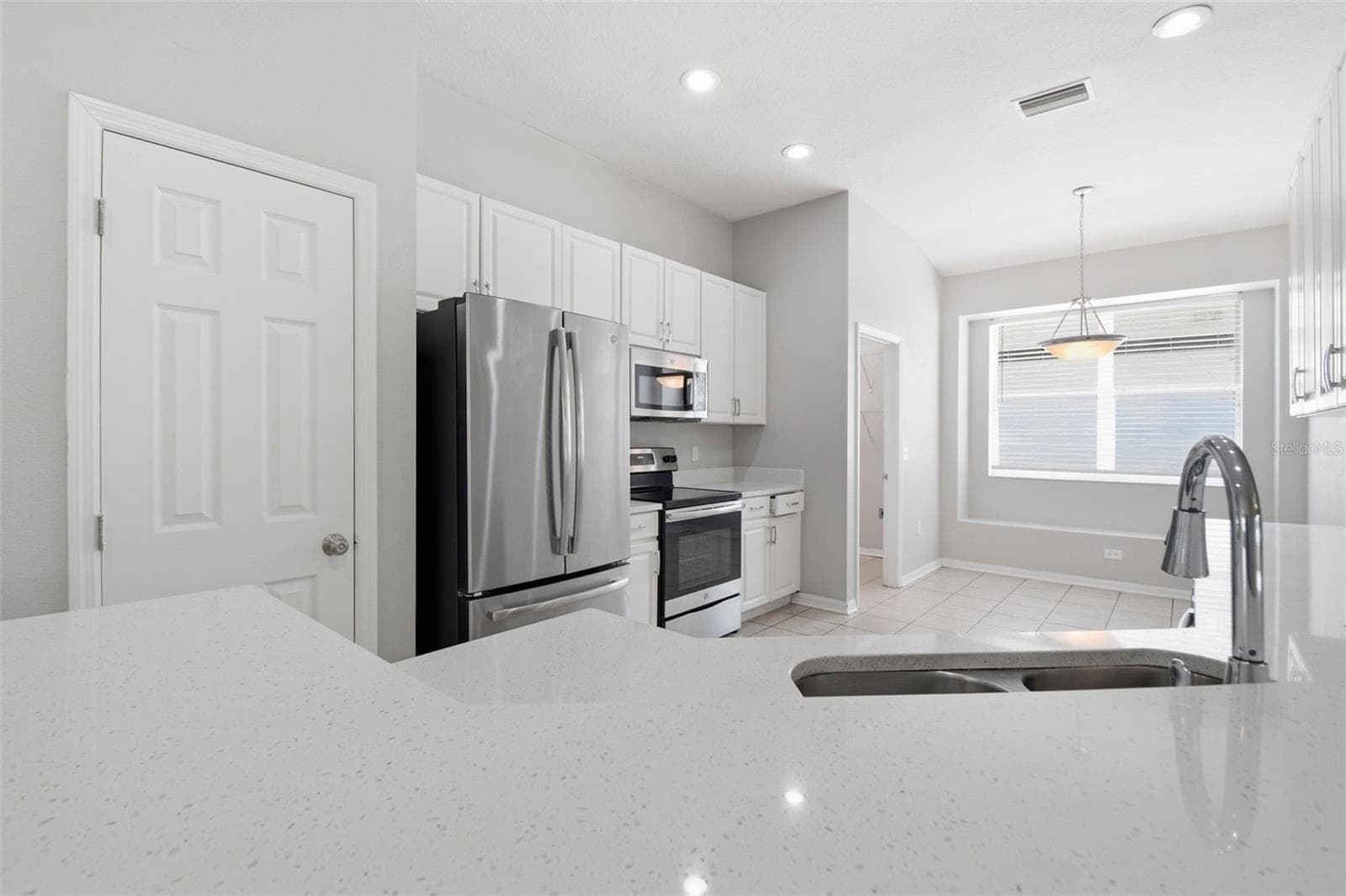 Single Family Residence at 427 FERN GULLEY DR, SEFFNER, photo 13 of 51