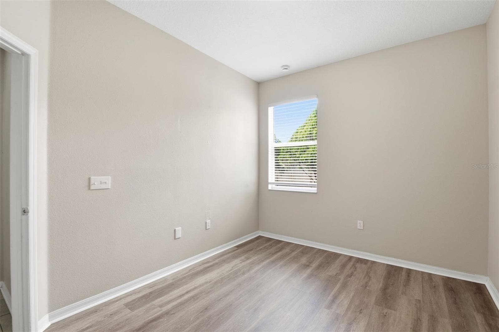 Single Family Residence at 427 FERN GULLEY DR, SEFFNER, photo 28 of 51