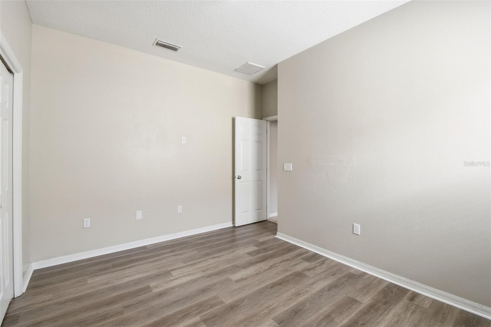 Single Family Residence at 427 FERN GULLEY DR, SEFFNER, photo 32 of 51